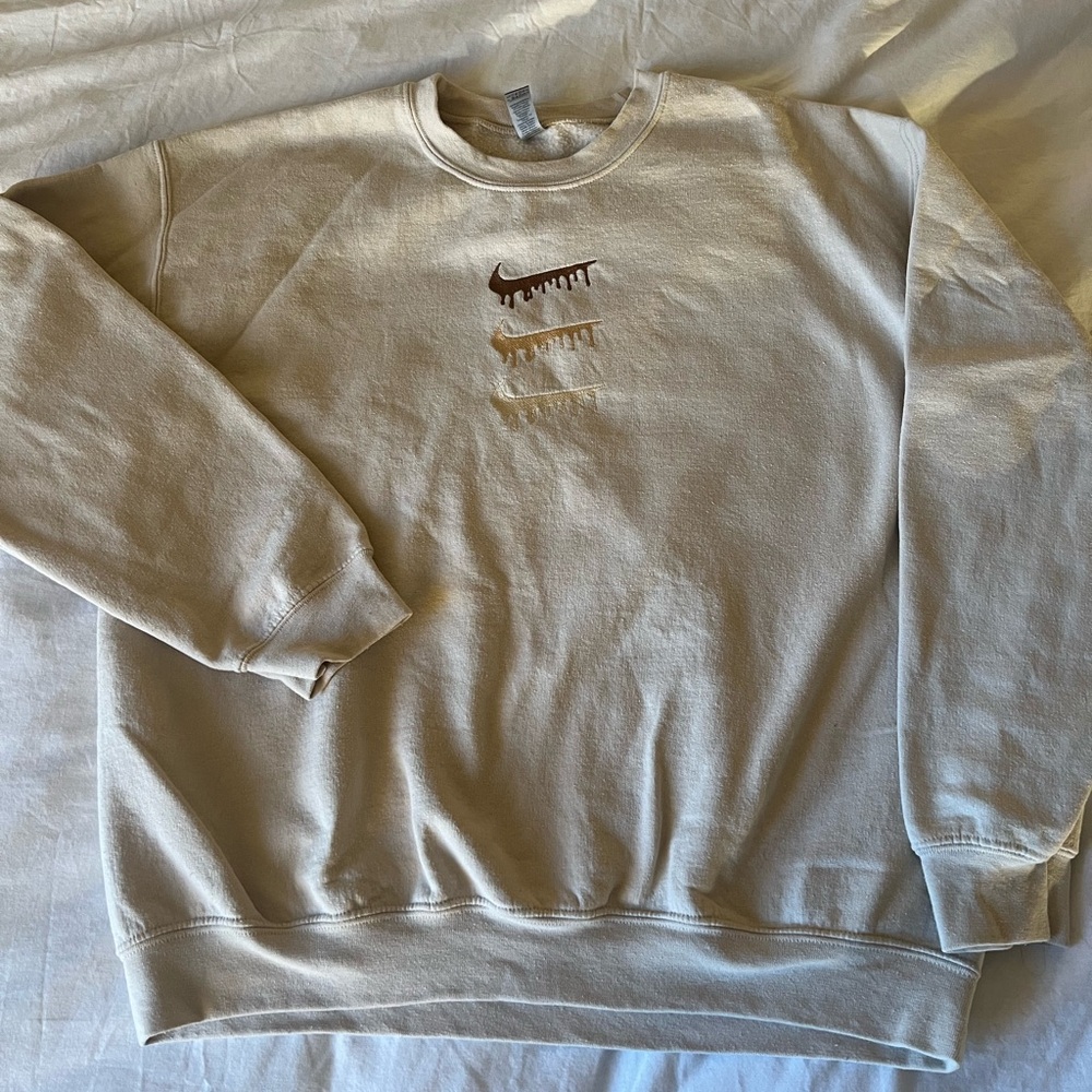Unisex Crewneck with Nike Symbol